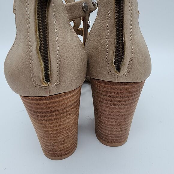 Bcbgeneration Chasta Strappy Sandals Size 9.5M Tan Block Heel Caged Studded - Picture 9 of 13